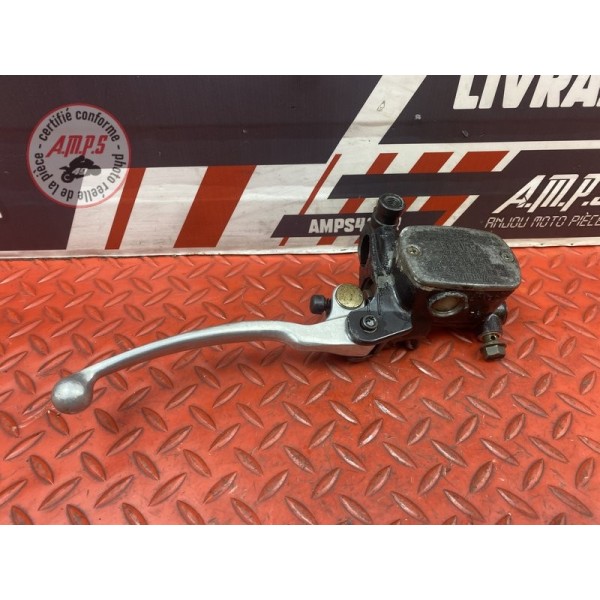 Maitre cylindre de frein avant