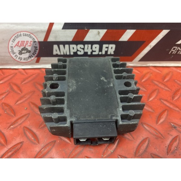 Regulateur de tension 