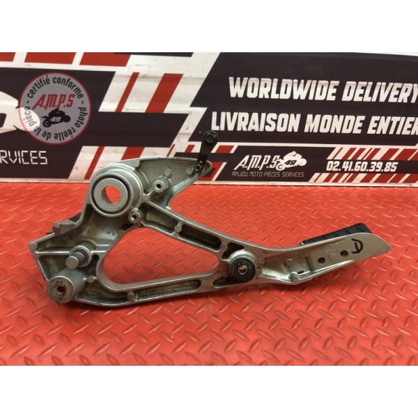 Platine repose pied droite 