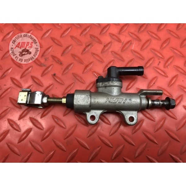 Maitre cylindre de frein arriere 