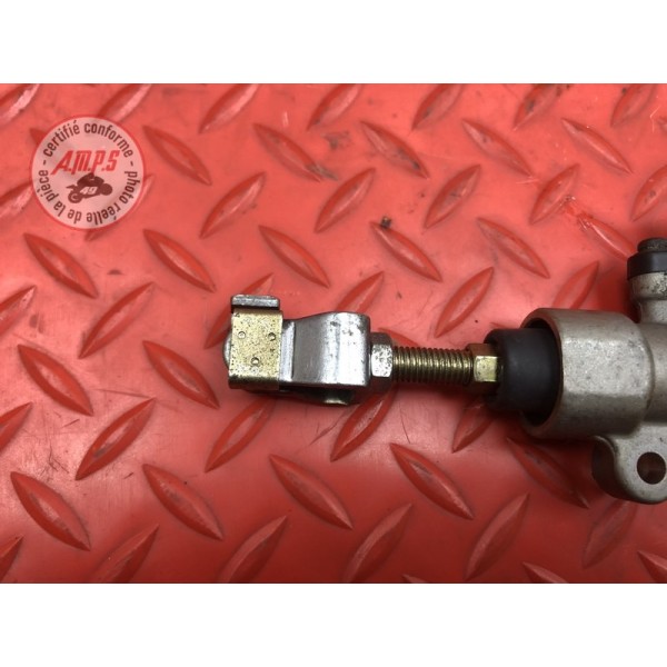 Maitre cylindre de frein arriere 