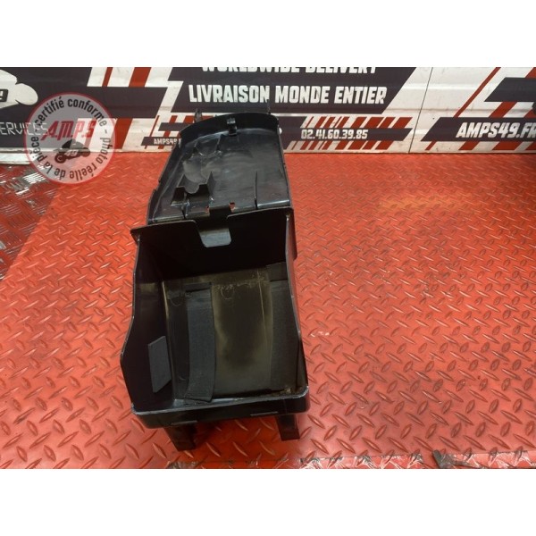 Cache plastique sous selle 