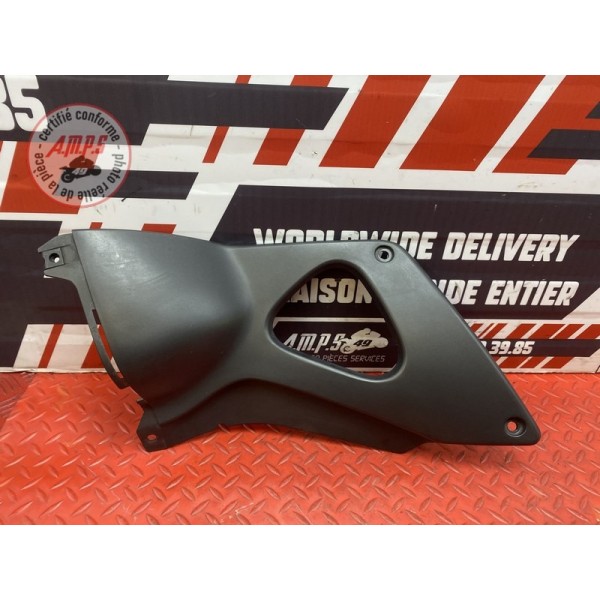 Cache sous selle gauche