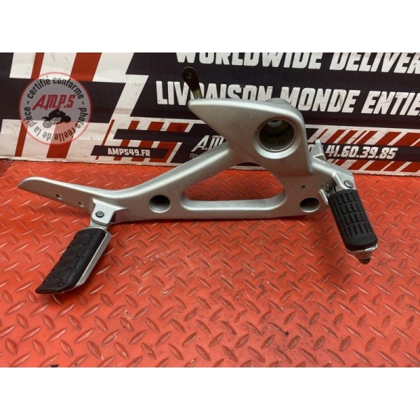 Platine repose pied passager droite et pilote 