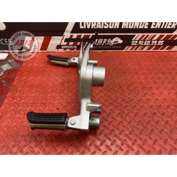 Platine repose pied passager droite et pilote 