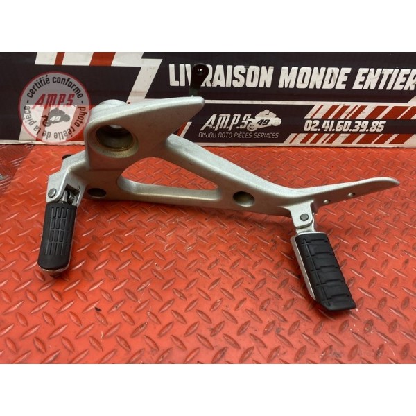 Platine repose pied passager gauche et pilote