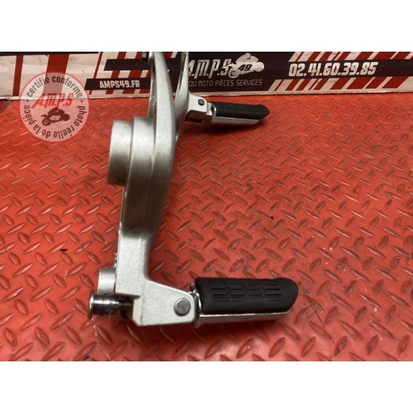 Platine repose pied passager gauche et pilote 