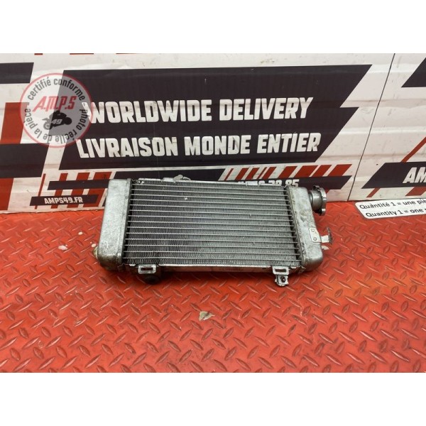 Radiateur d'eau droit 