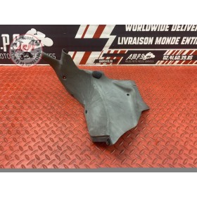 Cache plastique avant gauche 