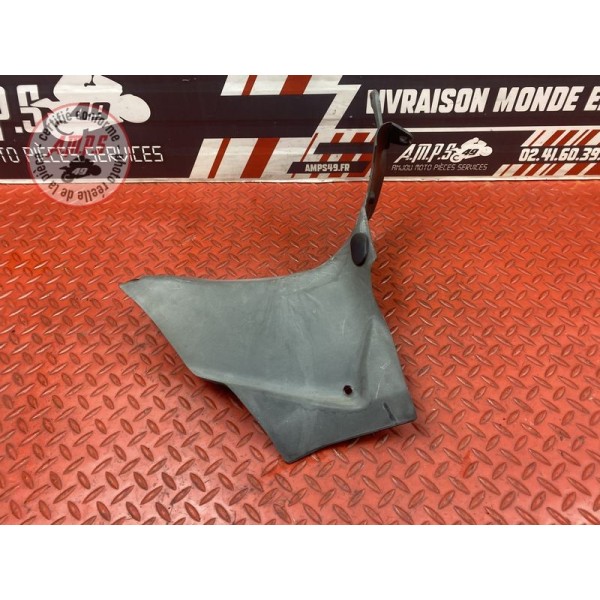 Cache plastique avant gauche 