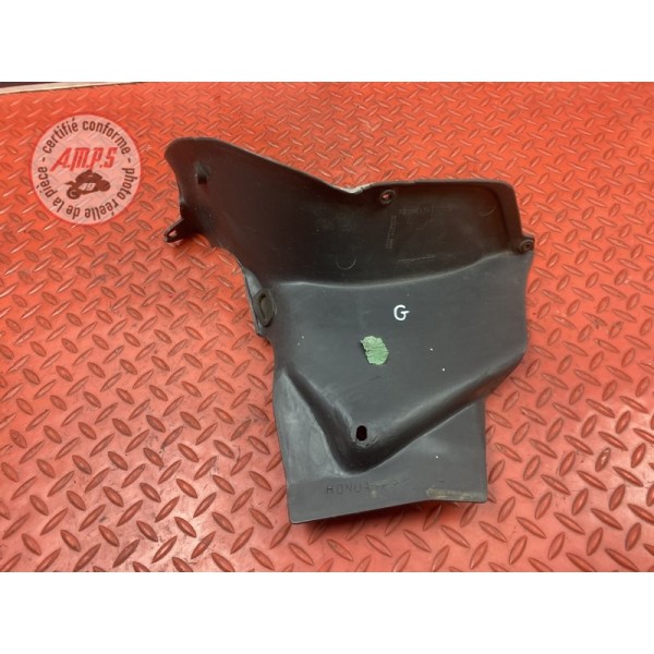 Cache plastique avant gauche 