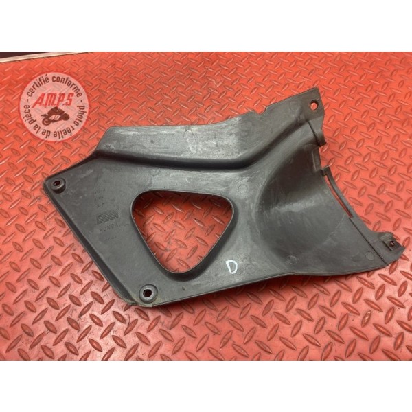 Cache plastique sous selle droit 