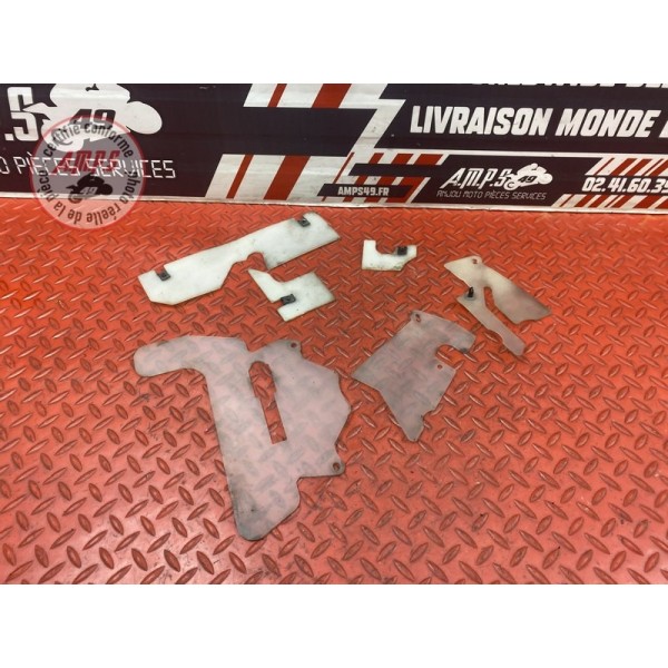 Cache plastique sur cadre