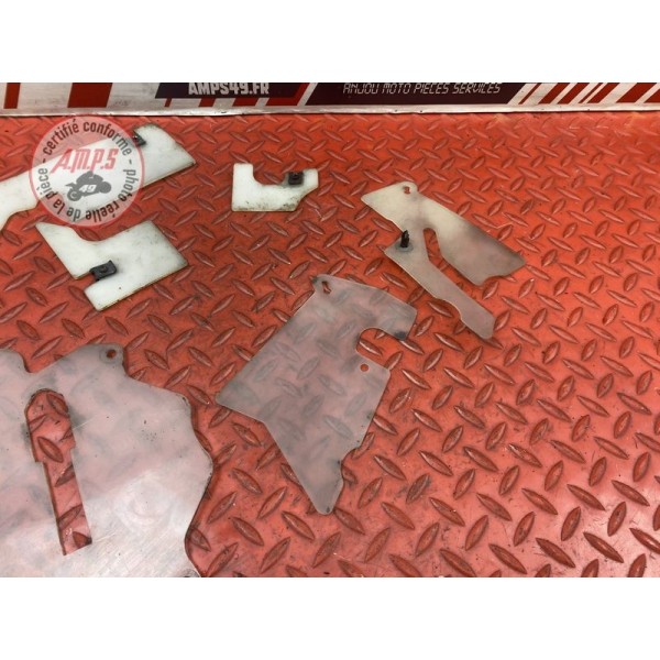 Cache plastique sur cadre 