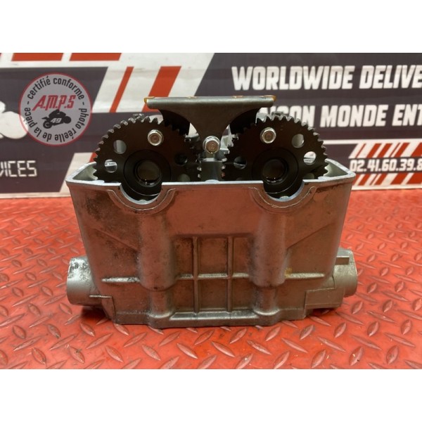 Culasse avec arbre a came avant 