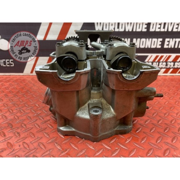 Culasse avec arbre a came avant 