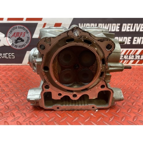 Culasse avec arbre a came avant 