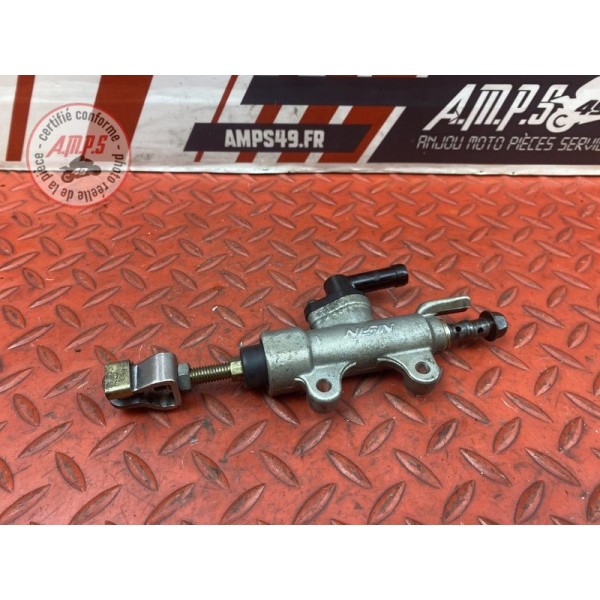 Maitre cylindre de frein arriere