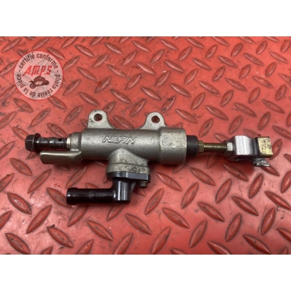 Maitre cylindre de frein arriere 