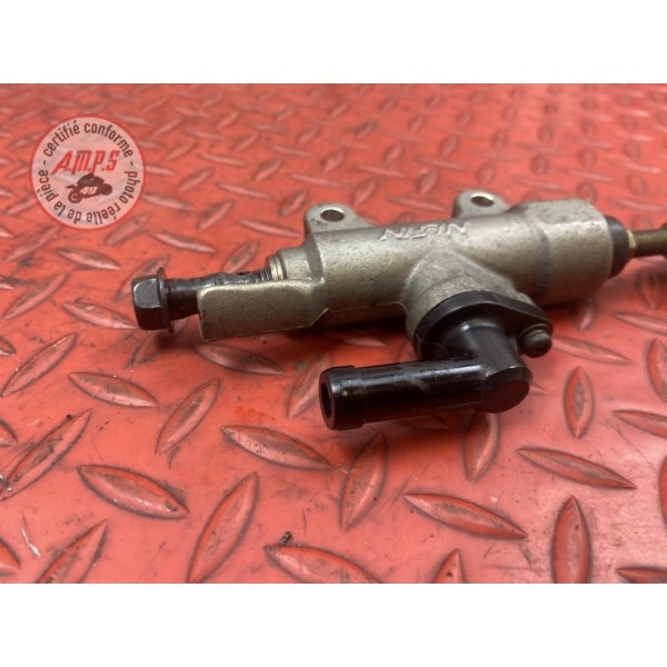 Maitre cylindre de frein arriere 