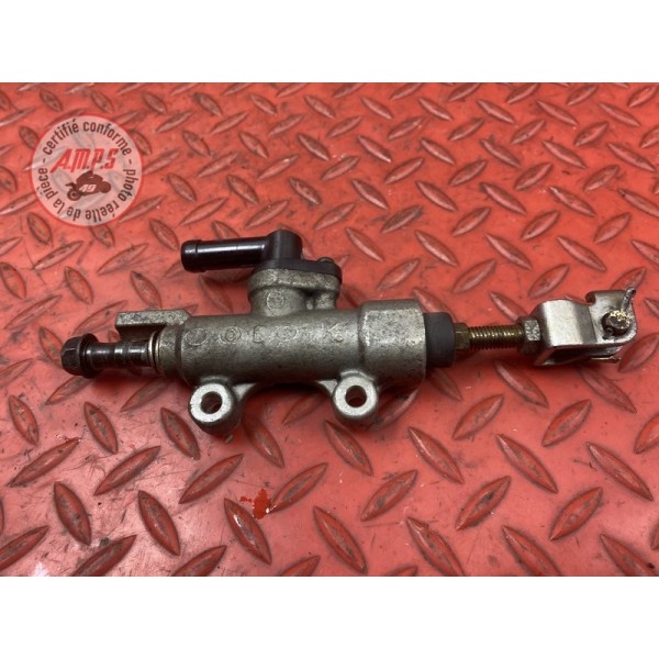 Maitre cylindre de frein arriere 