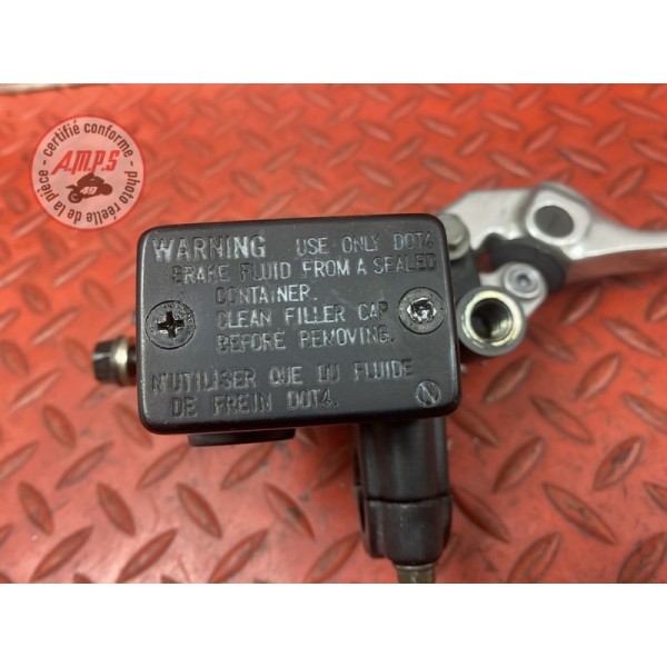 Maitre cylindre de frein avant 