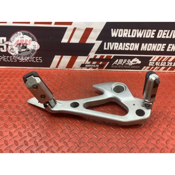 Platine repose pied droite 