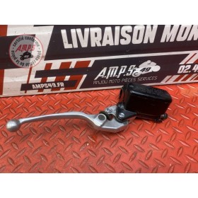 Maitre cylindre de frein avant 