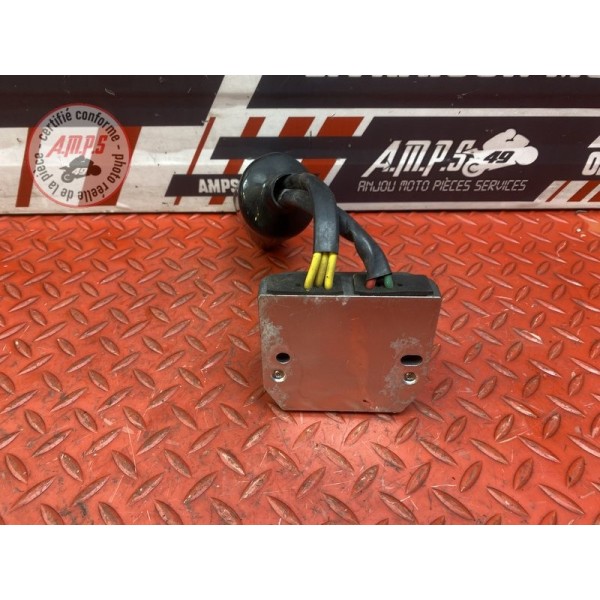 Regulateur de tension 