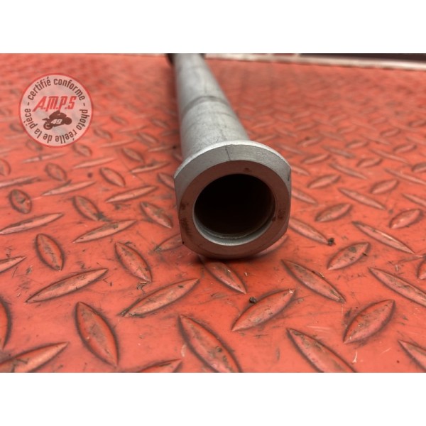 Axe de roue arriere 