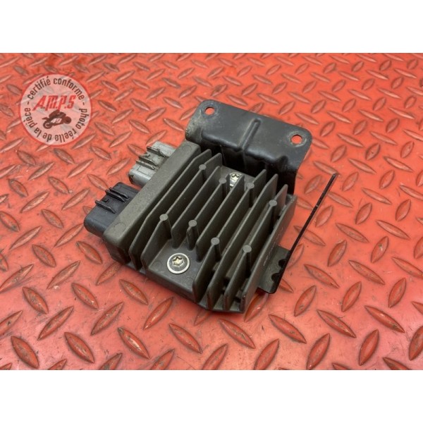 Regulateur de tension 