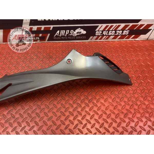 Cache plastique sous selle droit 