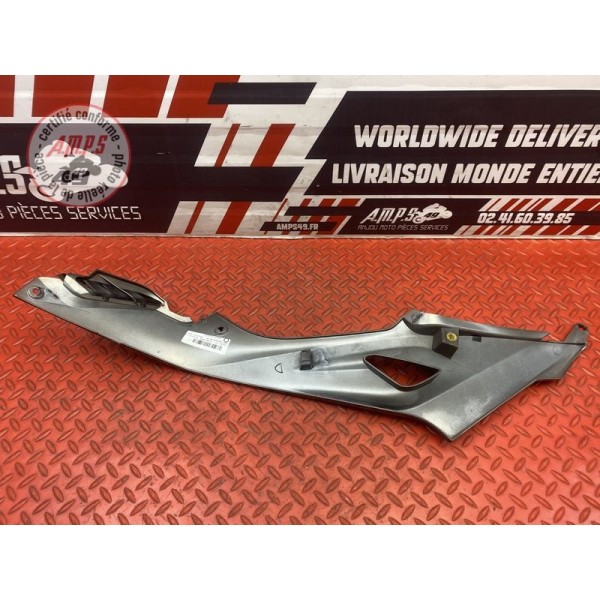 Cache plastique sous selle droit 