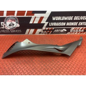 Cache plastique sous selle gauche 