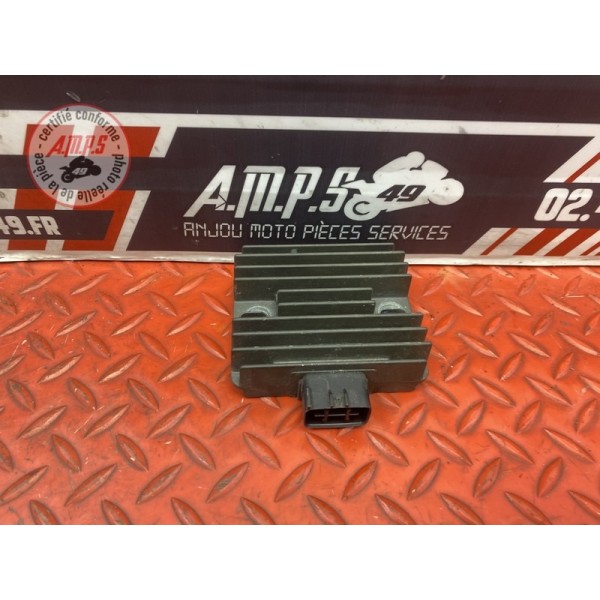 Regulateur de tension 