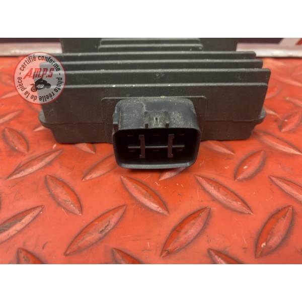 Regulateur de tension 