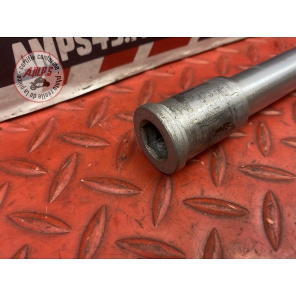 Axe de roue avant 
