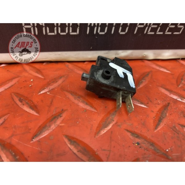 Contacteur de frein avant 