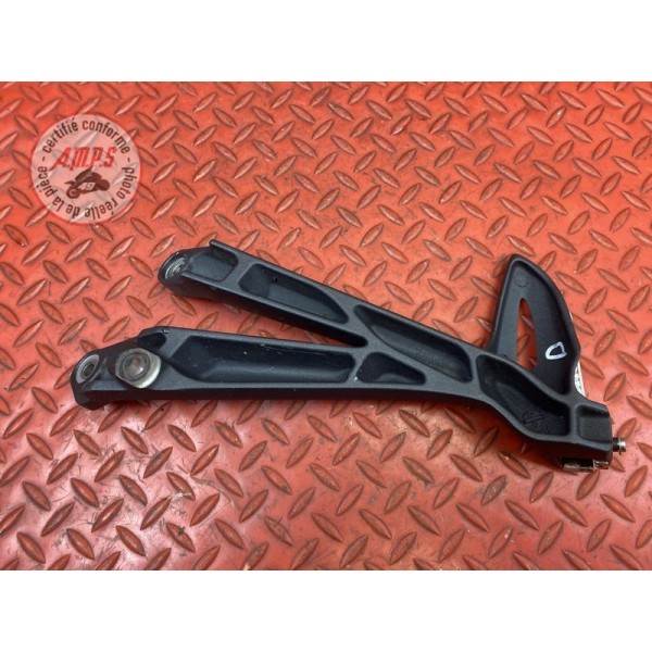 Platine repose pied passager droite 