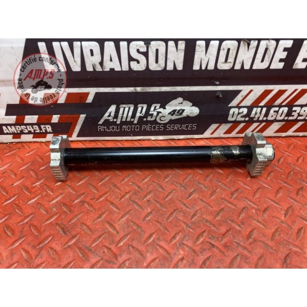 Axe de roue arriere 