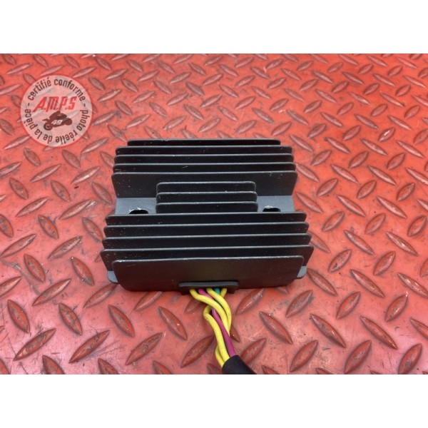 Regulateur de tension 