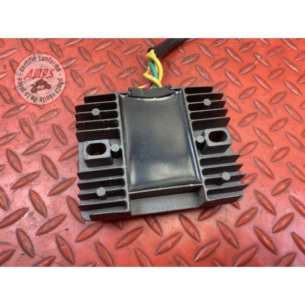 Regulateur de tension 