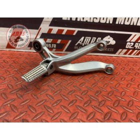 Platine repose pied passager droite 