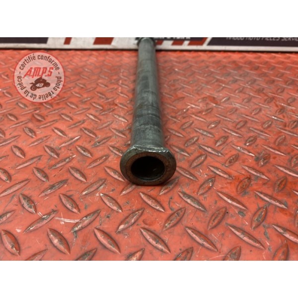 Axe de roue arriere 