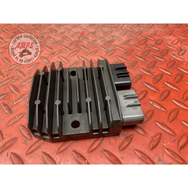 Regulateur de tension 