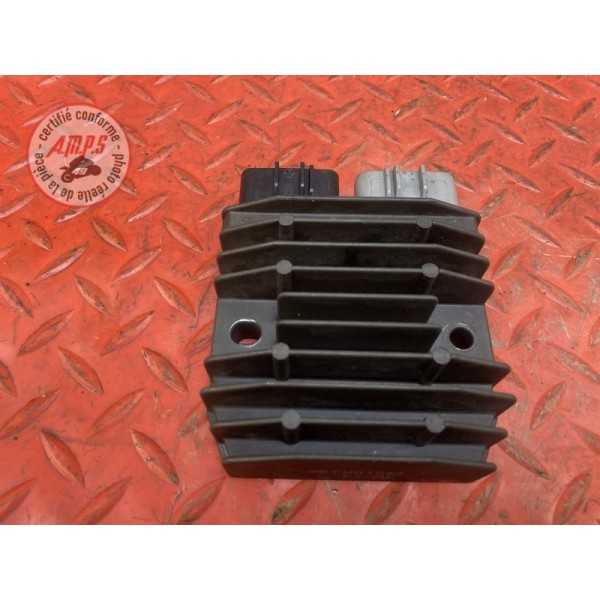 Regulateur de tension 