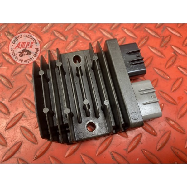 Regulateur de tension 