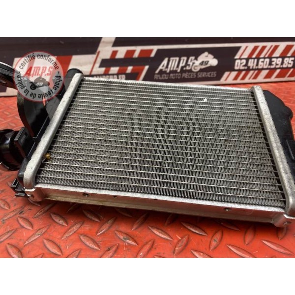 Radiateur d'eau droit 