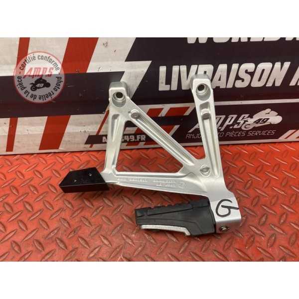 Platine repose pied passager gauche 