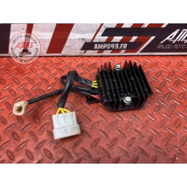 Regulateur de tension 